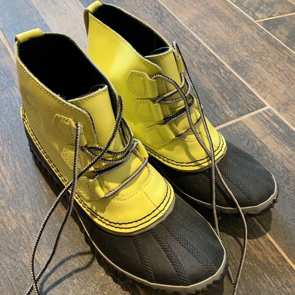 Sorel Out and About boots bootie wellie duck